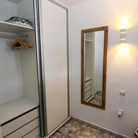 Aloe Floor * بلايا ديل إنغلز